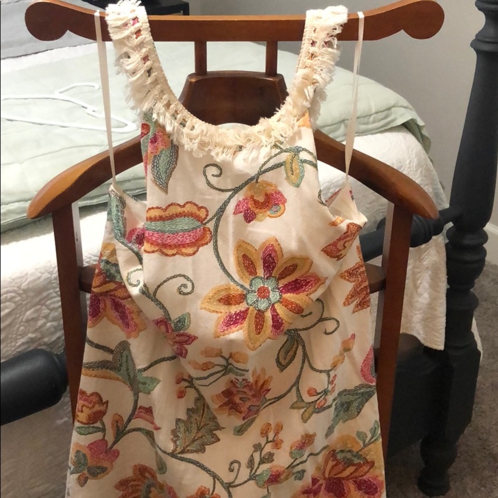 Incredible details; casual dress with fringes